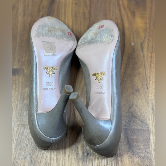 Prada Leather Grey Gray Peep Toe Heels 38.5 - Picture 10 of 10